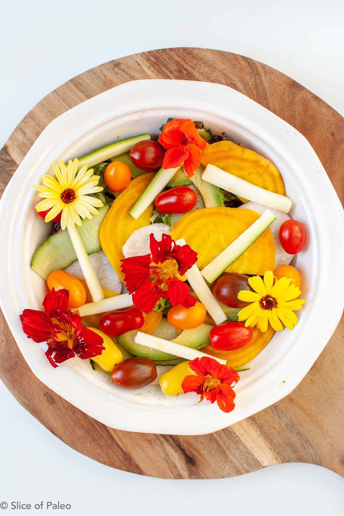 Creative Colorful & Edible Flower Salad Ideas with warm colors
